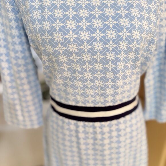 Draper James Honeycomb Floral Persley Ponte Dress Medium Blue and‎ White - Picture 4 of 16
